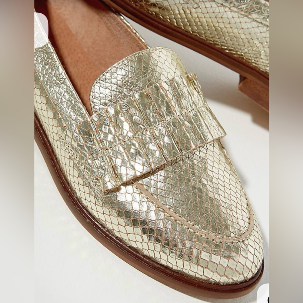 ANTHROPOLOGIE SEYCHELLES Powerful Exotic Leather Gold Loafers for Women